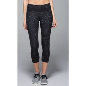 Lululemon Run: Inspire Crop II Full-On Luxtreme Star Crushed Coal Black Size 4